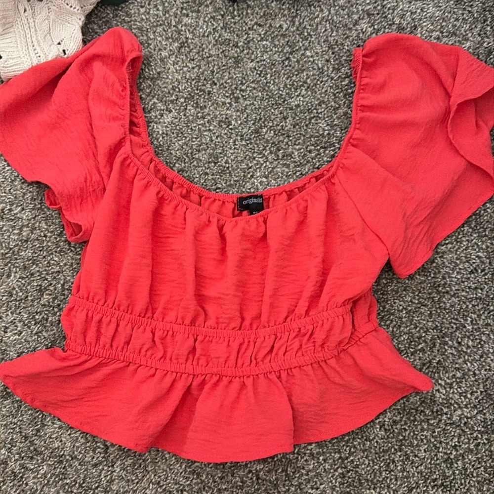 Coral top